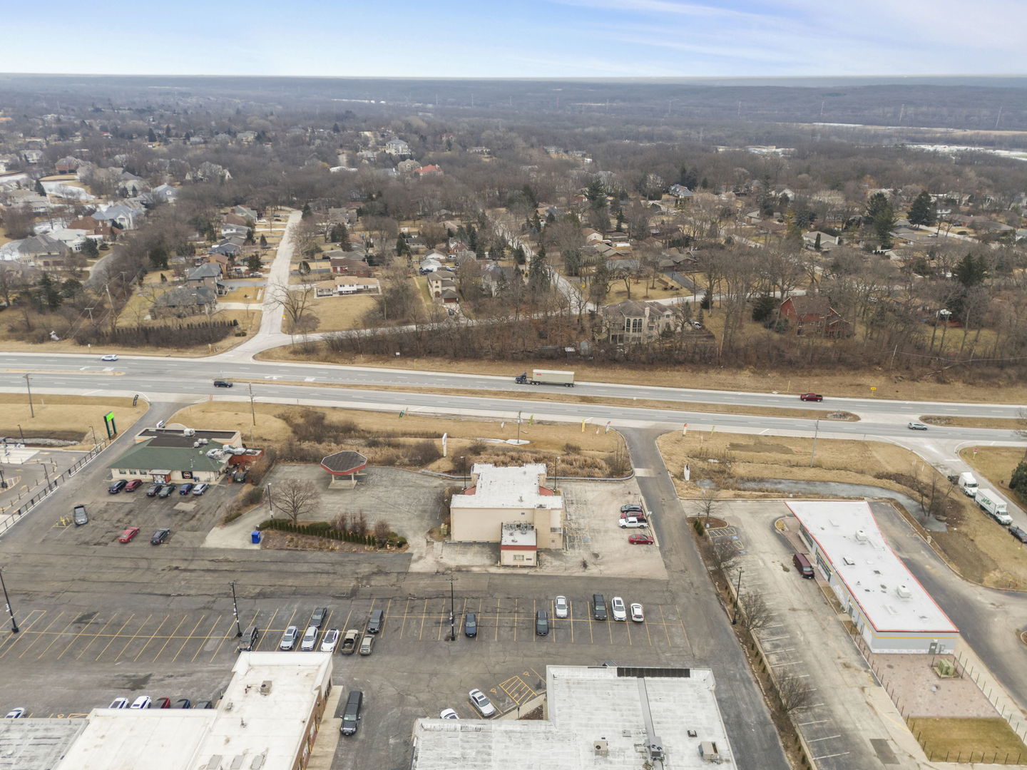 10s660 Kingery Highway Property Photo 35