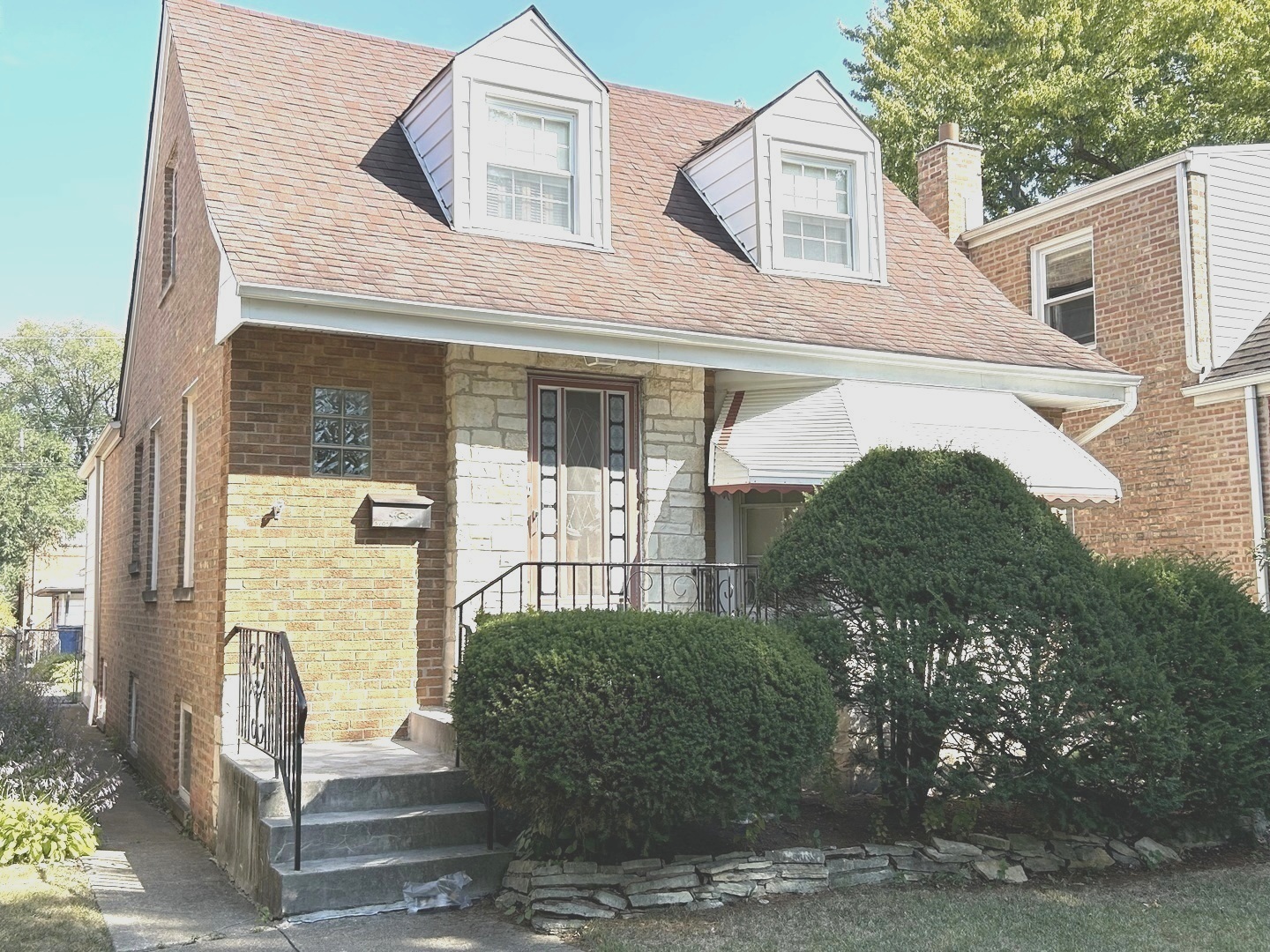 Taft High School Real Estate Listings Main Image