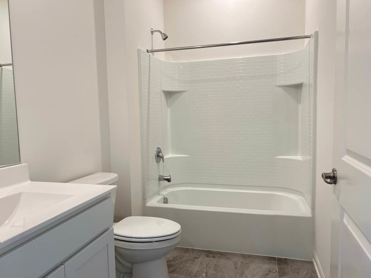 1021 Eineke Boulevard Property Photo 3