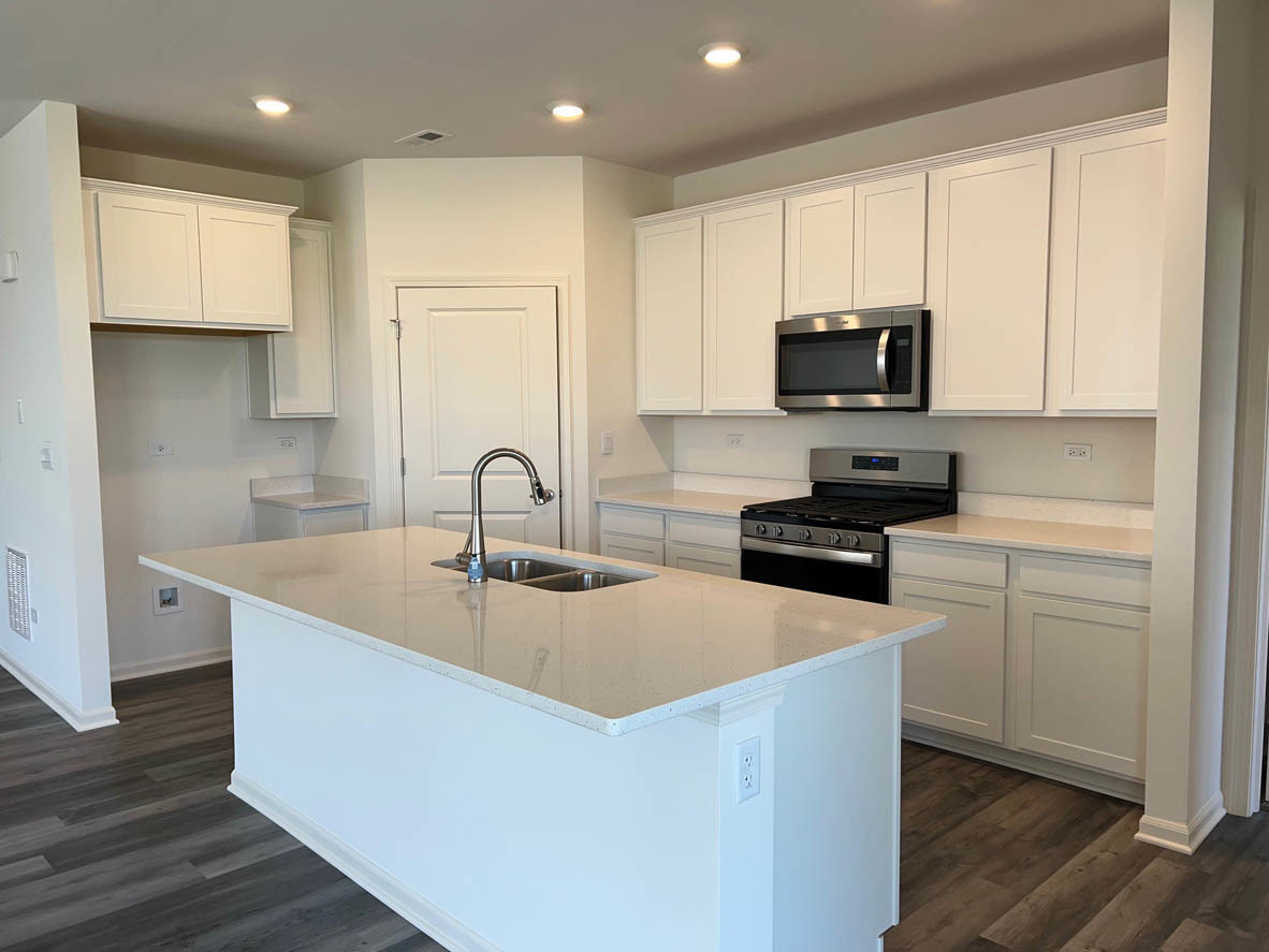 1021 Eineke Boulevard Property Photo 8