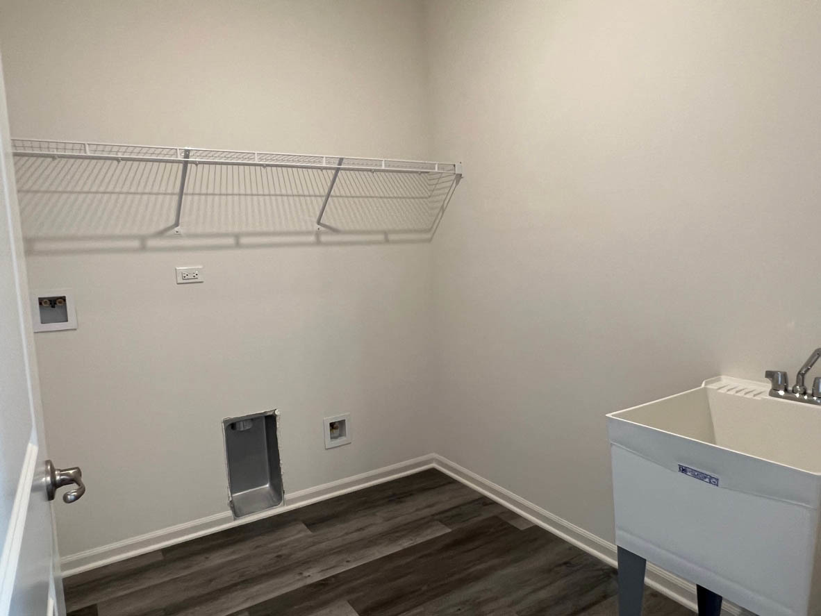 1021 Eineke Boulevard Property Photo 12