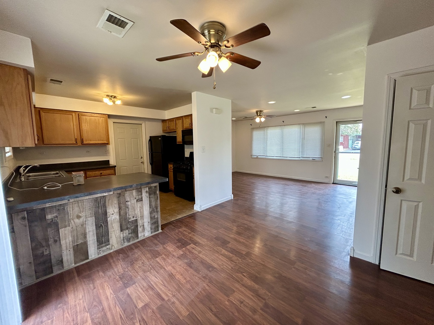 16613 Wedgewood Avenue Property Photo 3