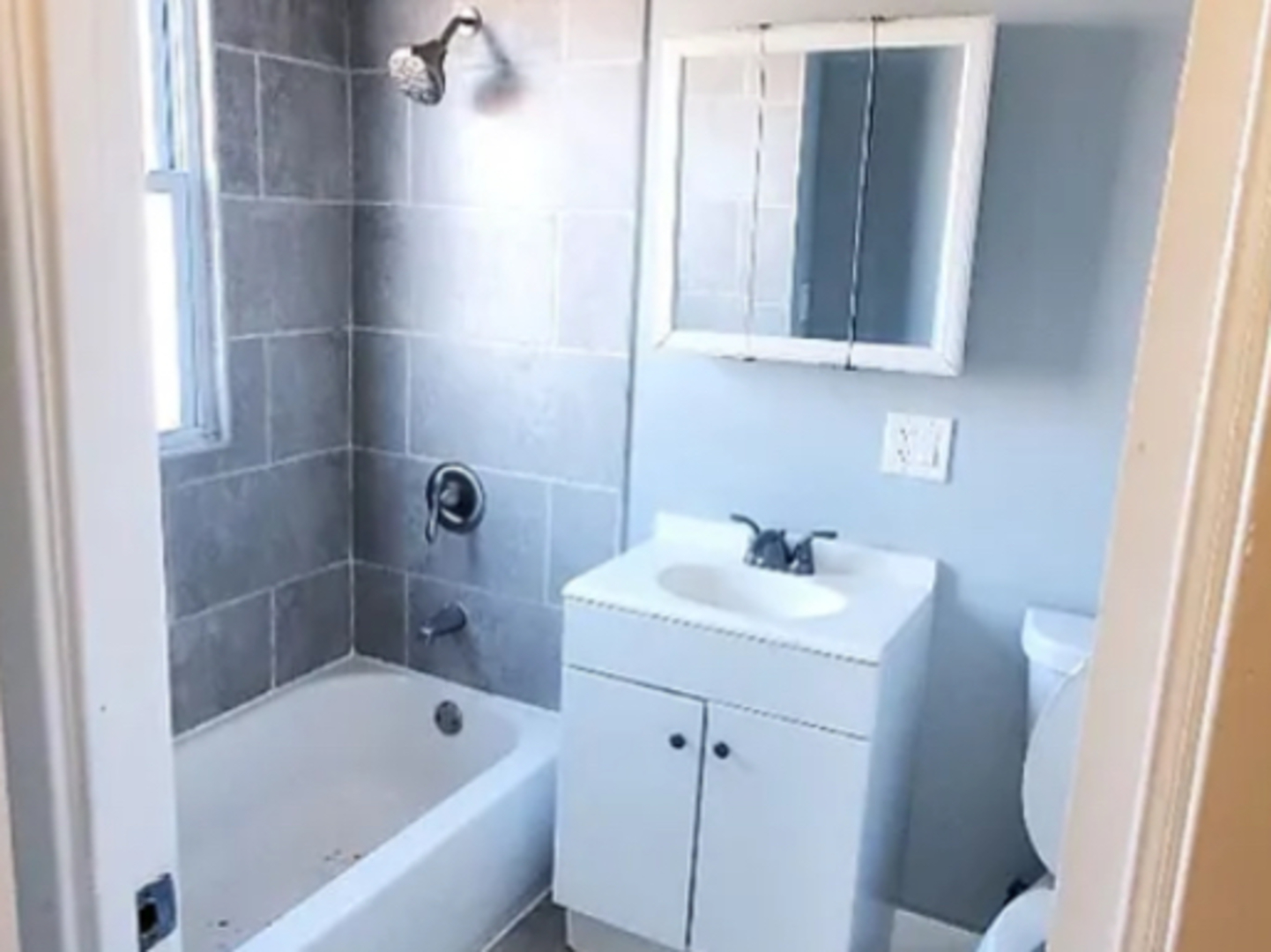 9004 S Dauphin Avenue Property Photo 4