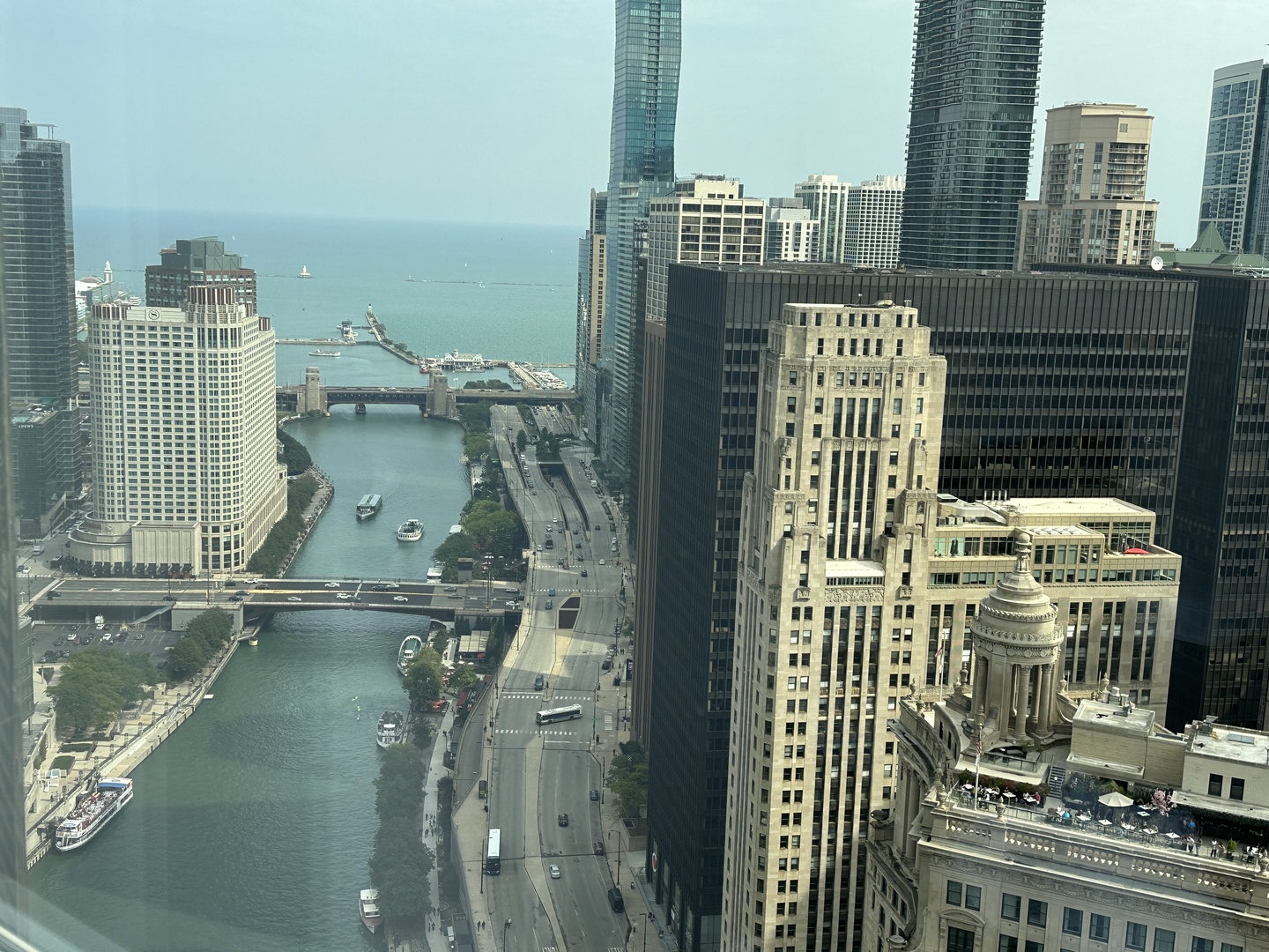 401 N Wabash Avenue 32h Property Photo 2