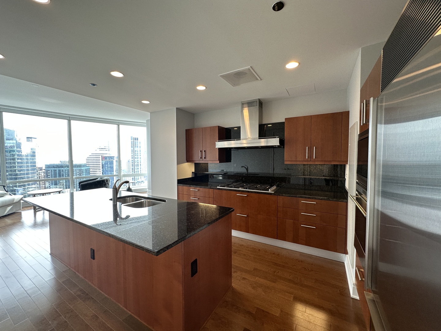 401 N Wabash Avenue 32h Property Photo 4