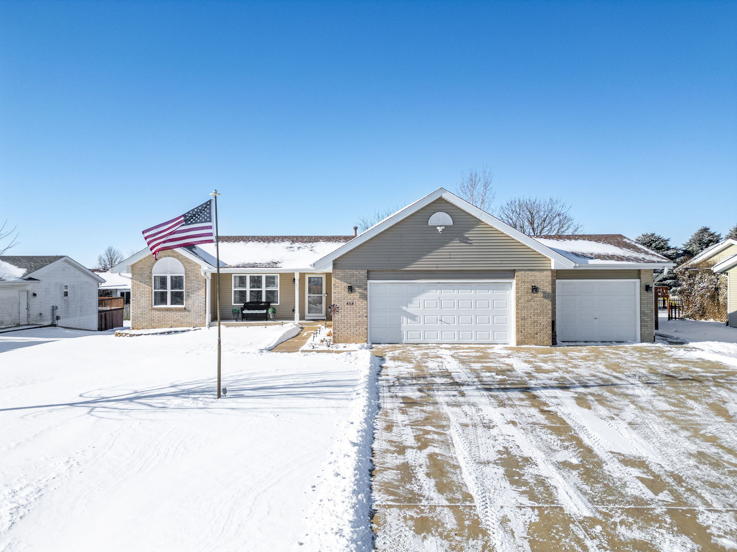 61020 Real Estate Listings Main Image