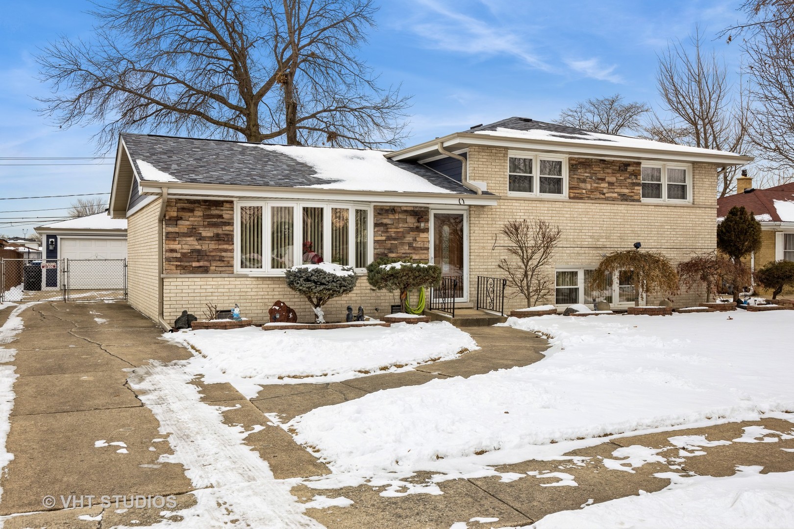 8129 S Oketo Avenue Property Photo