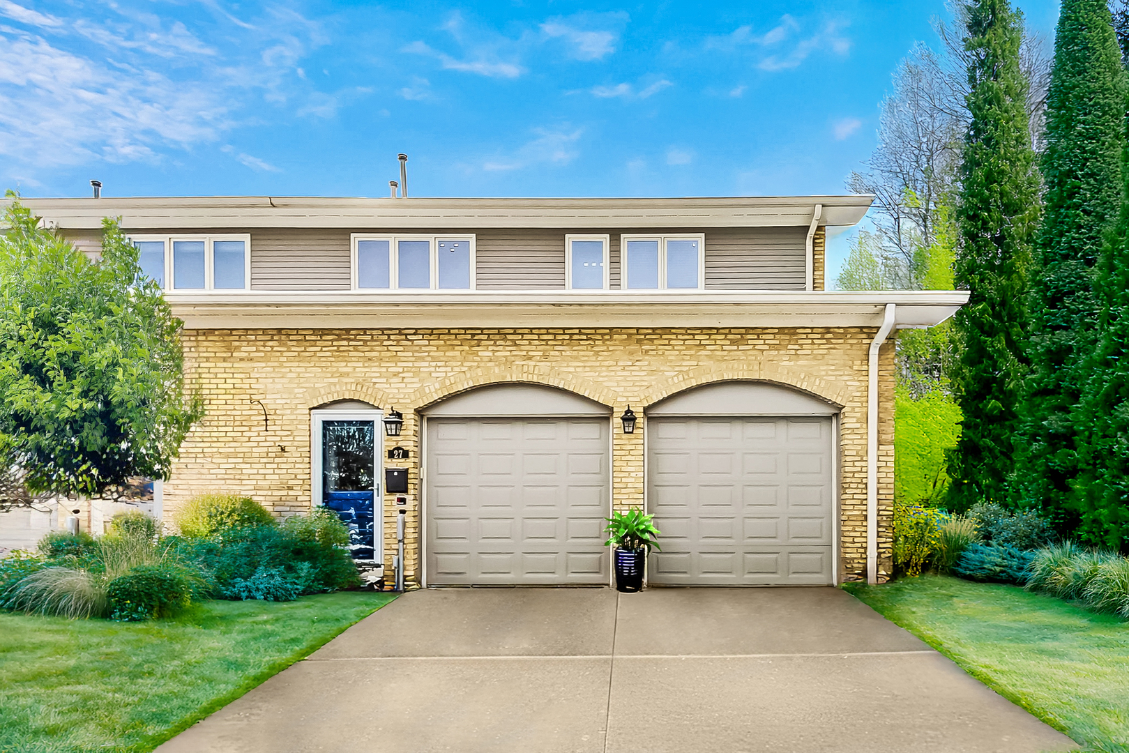 27 Rienzi Lane Property Photo