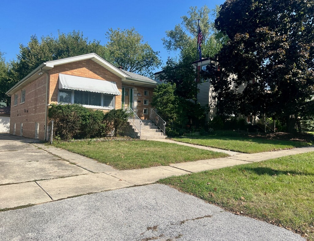 2730 W 97th Street Property Photo