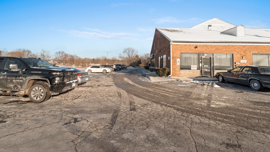 1187 N Farnsworth Avenue 103 Property Photo 7