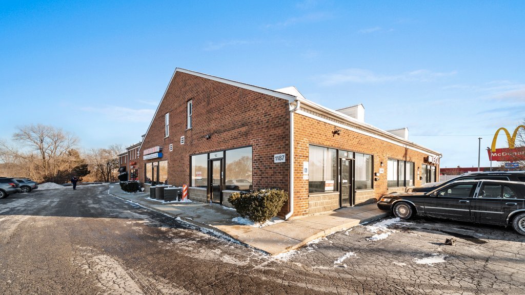 1187 N Farnsworth Avenue 103 Property Photo 15