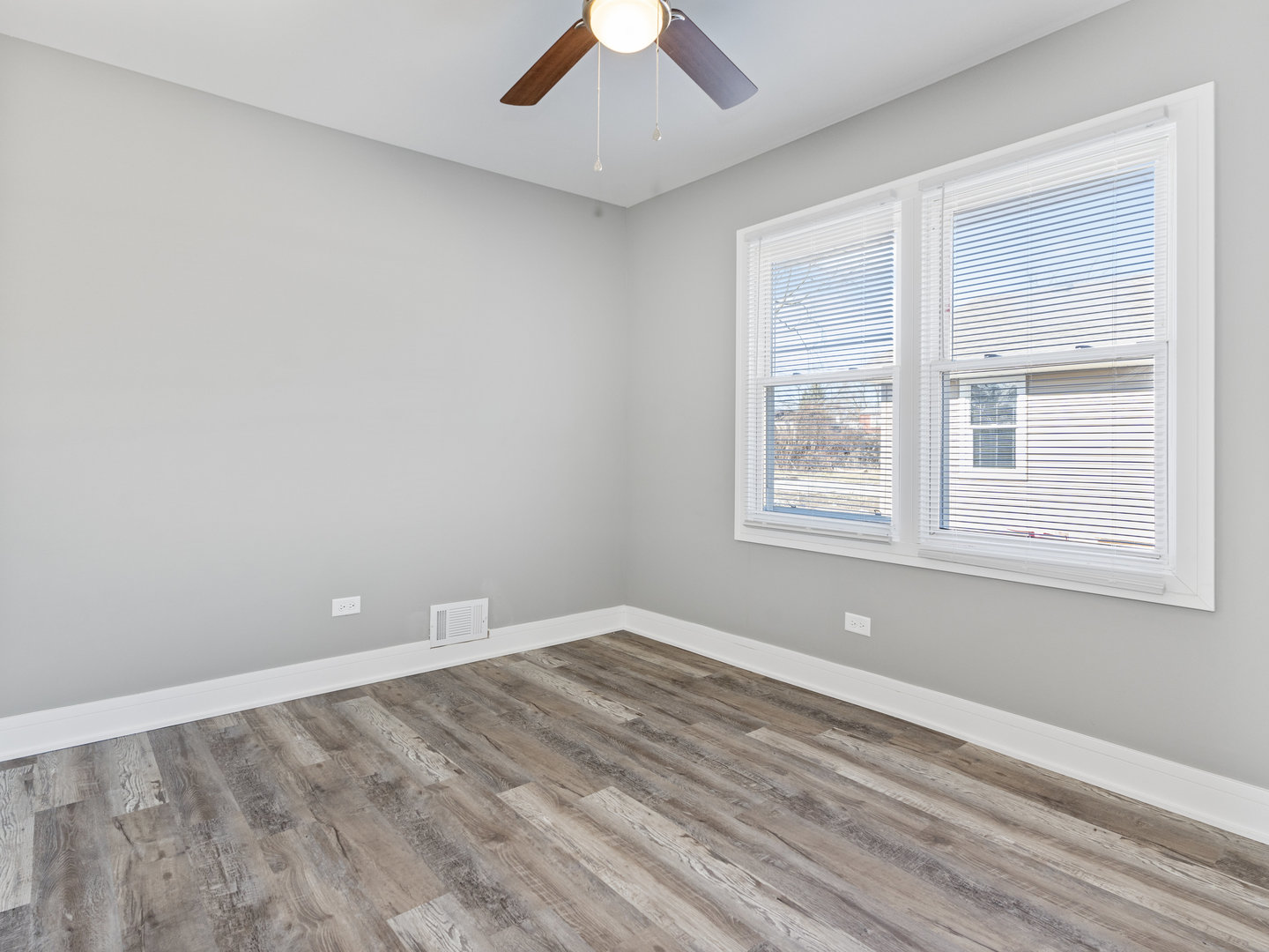 14212 Marshfield Avenue Property Photo 10