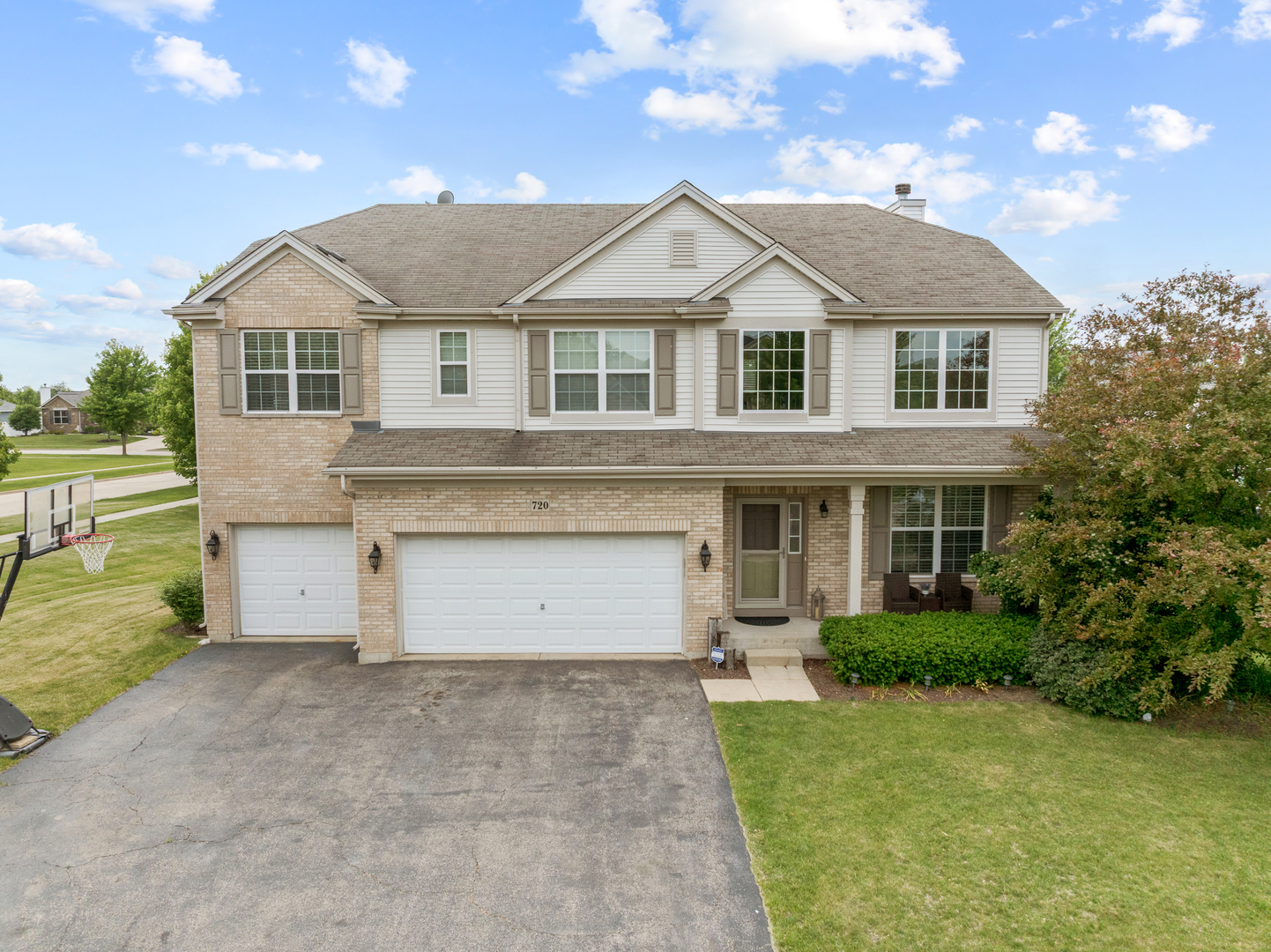 720 James Drive Property Photo 1