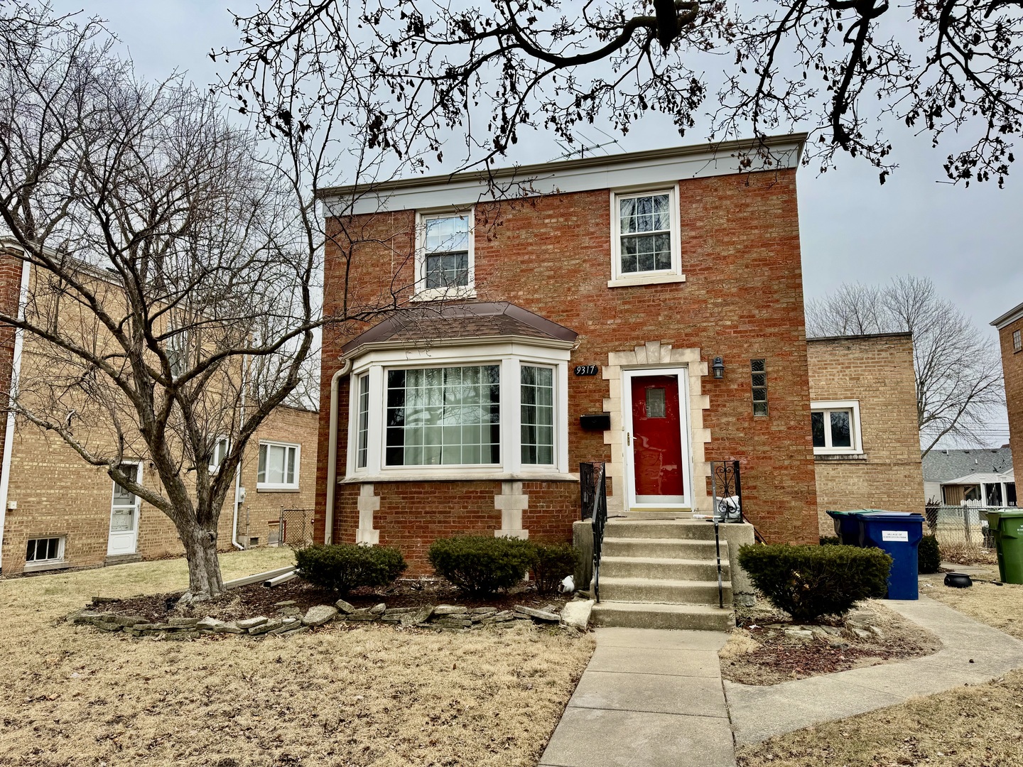 9317 S Clifton Park Avenue Property Photo