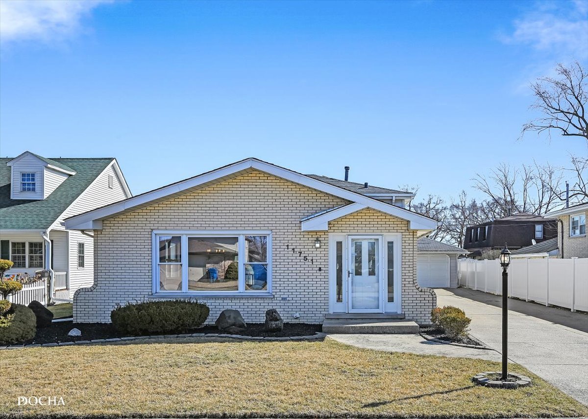 11751 S Leamington Avenue Property Photo