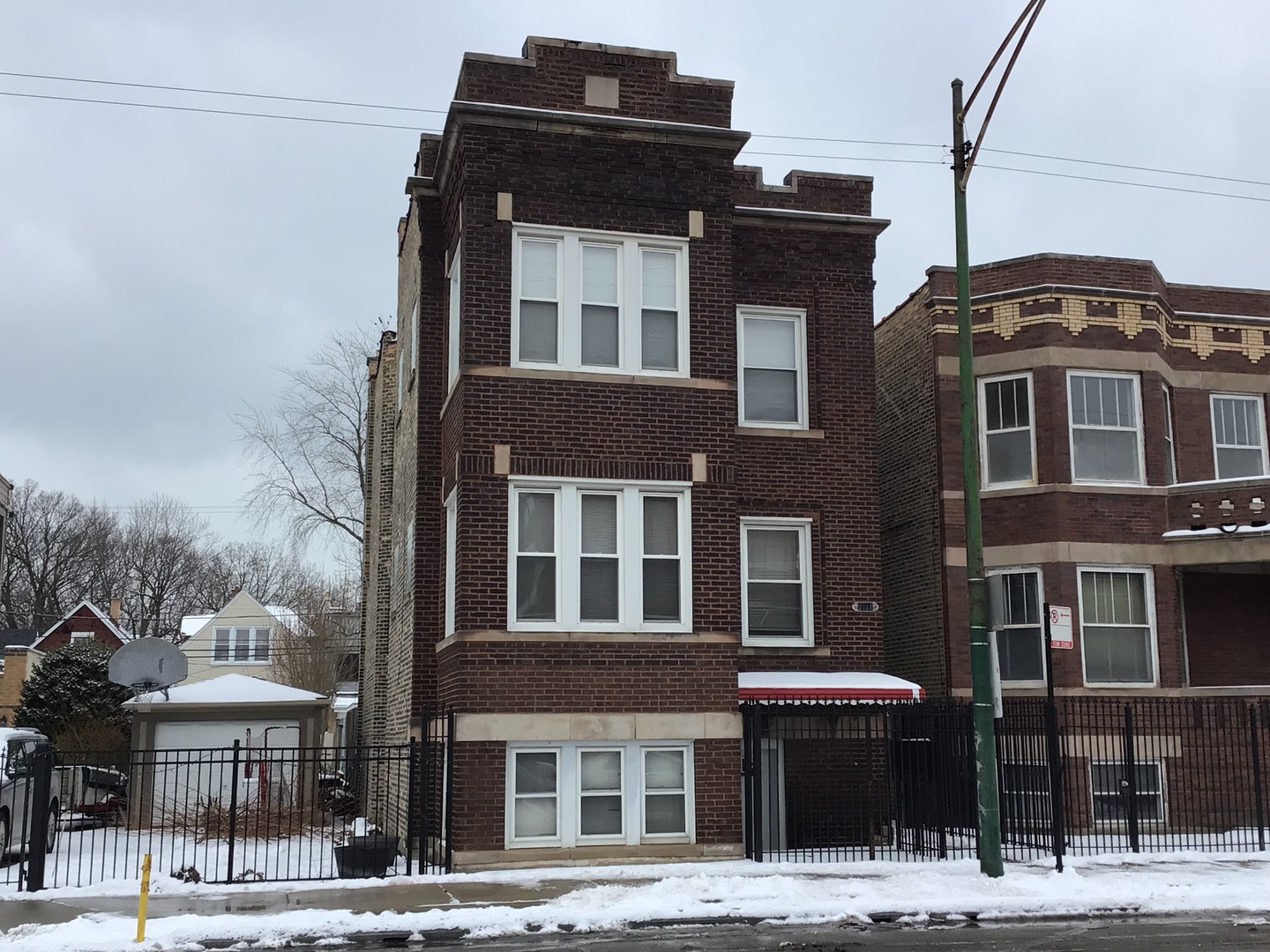 2921 N Kedzie Avenue