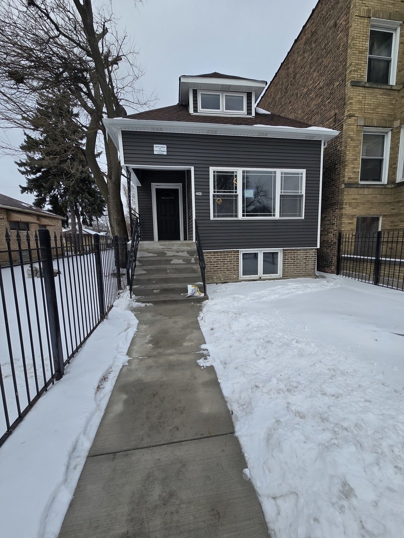 2040 W Garfield Boulevard Property Photo 1