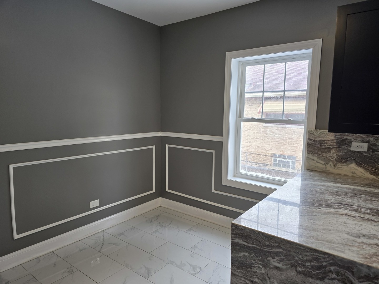 2040 W Garfield Boulevard Property Photo 11