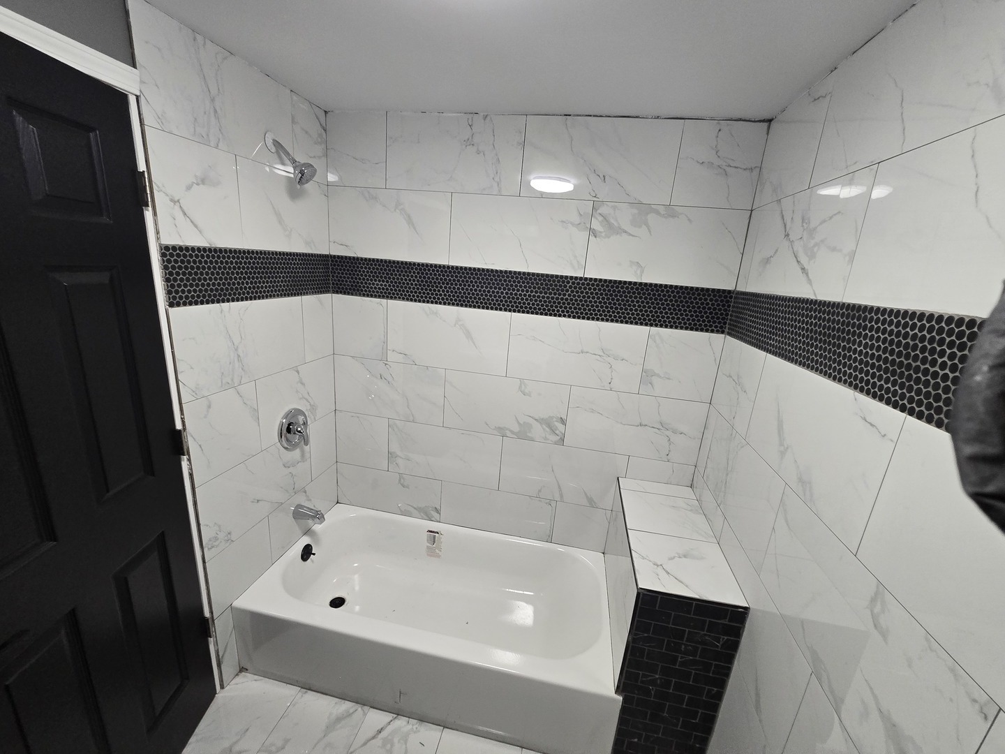 2040 W Garfield Boulevard Property Photo 13