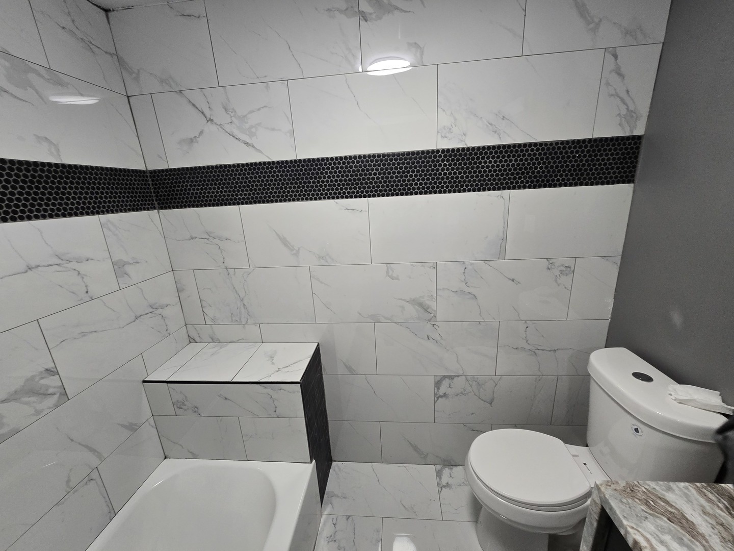 2040 W Garfield Boulevard Property Photo 14
