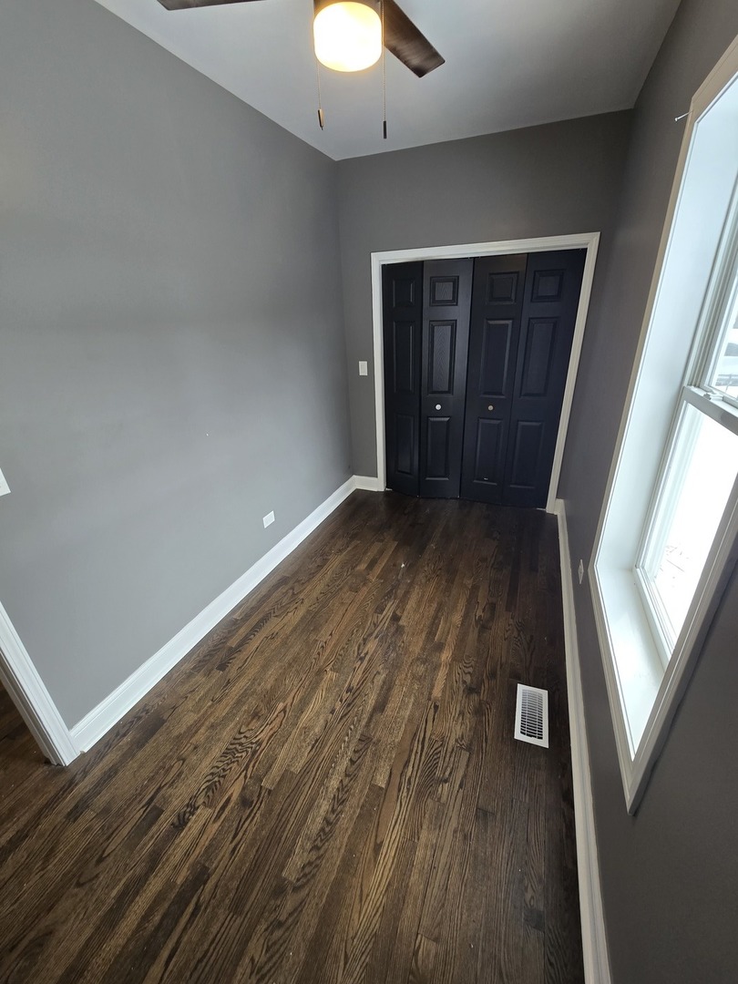 2040 W Garfield Boulevard Property Photo 17