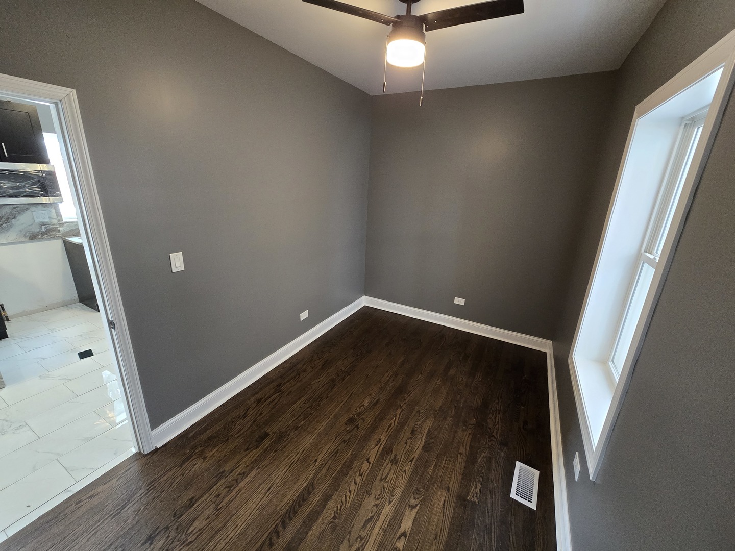 2040 W Garfield Boulevard Property Photo 19