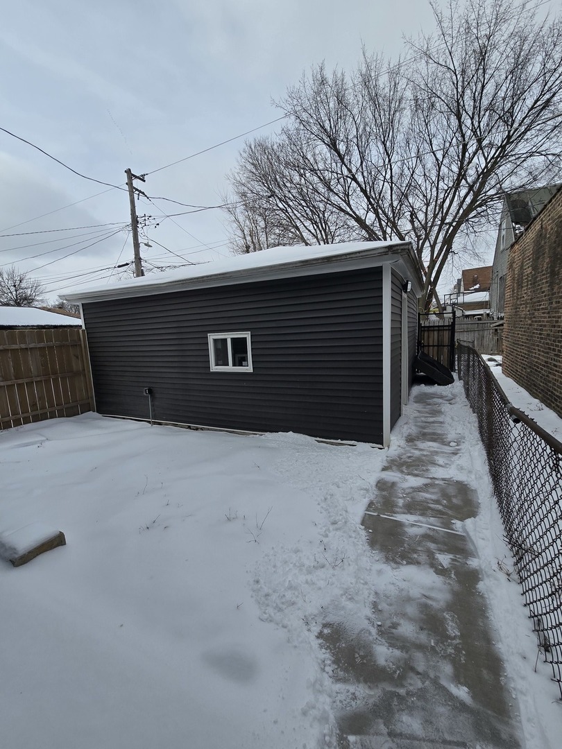 2040 W Garfield Boulevard Property Photo 39