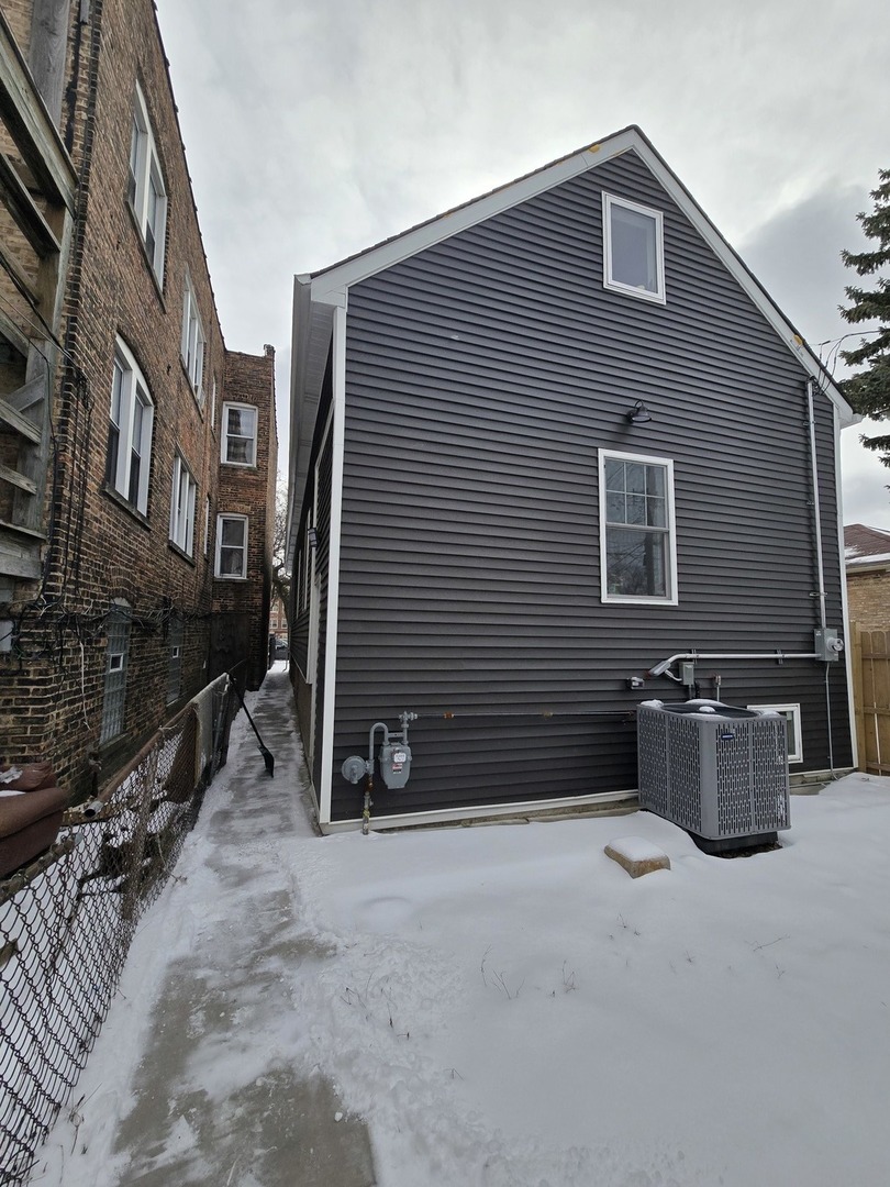 2040 W Garfield Boulevard Property Photo 44