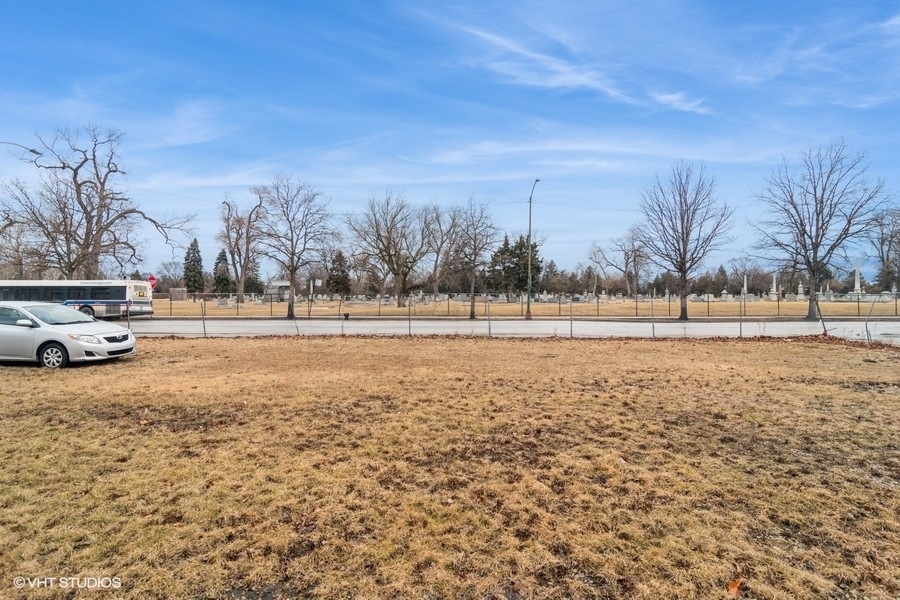 6519 W Addison Street Property Photo 5