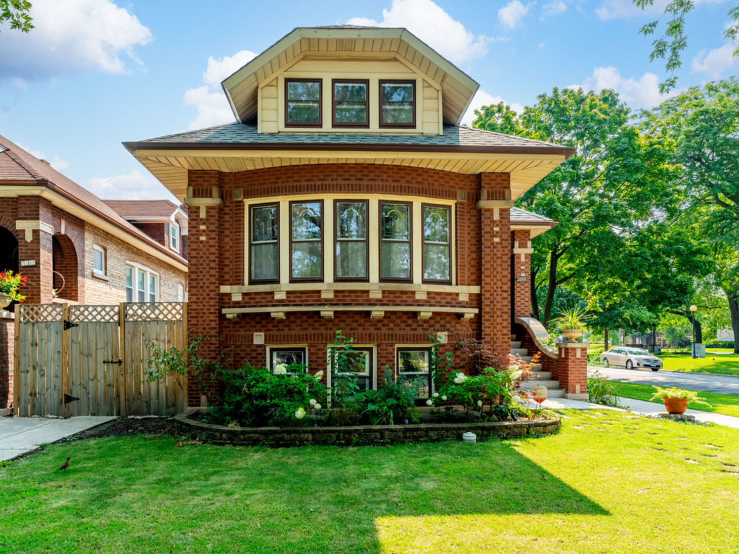 2247 Grove Ave Property Photo