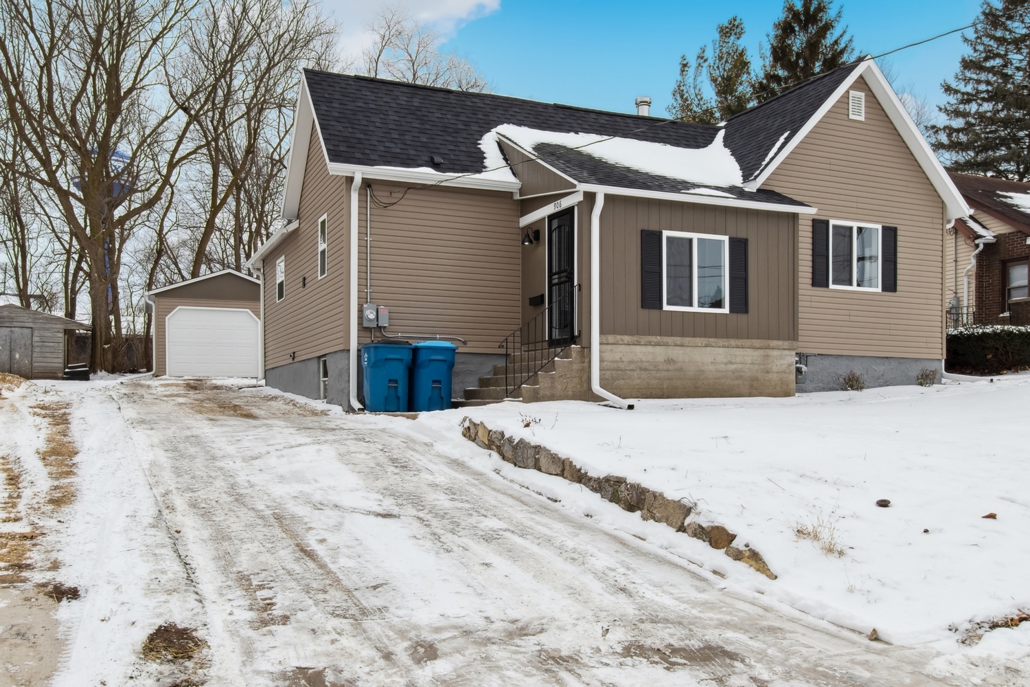 906 W 9th Street Property Photo
