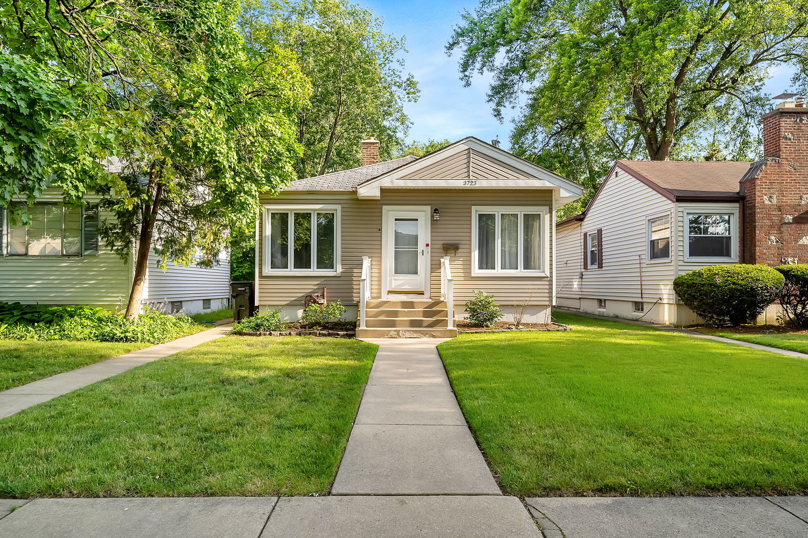 3723 W 104th Street Property Photo