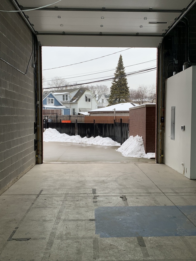 4650 W Lawrence Avenue Property Photo 11