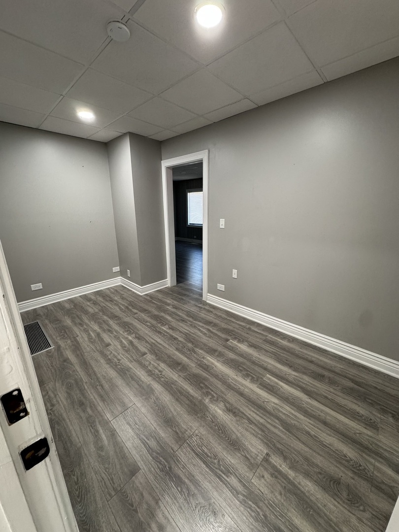 505 S La Grange Road Property Photo 3