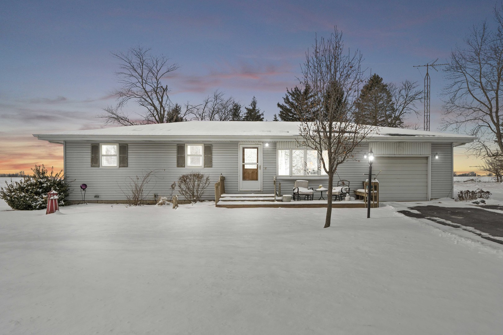 8806 N 12000 Road Property Photo