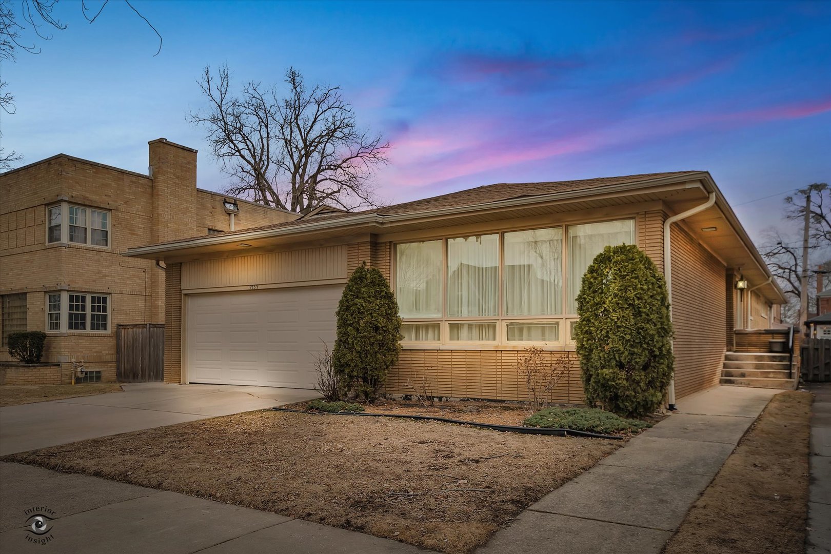 9139 S Oakley Ave Property Photo