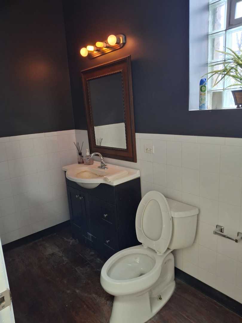 2746 W Fullerton Avenue Property Photo 6