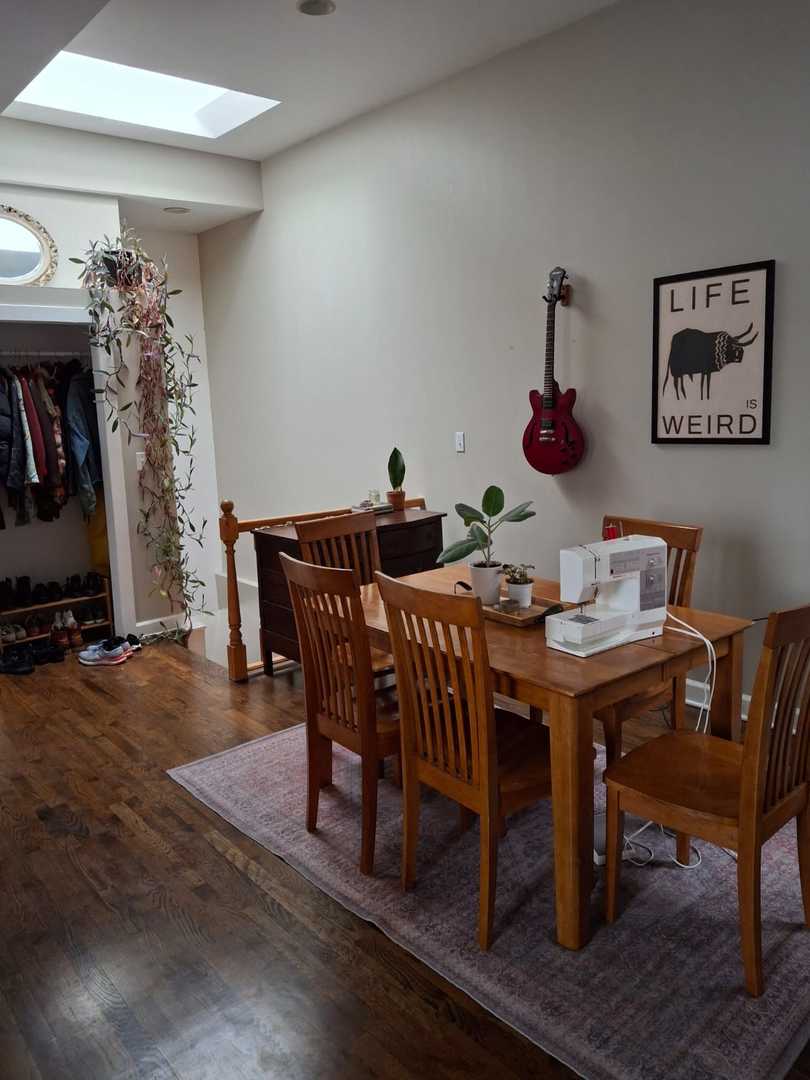 2746 W Fullerton Avenue Property Photo 12