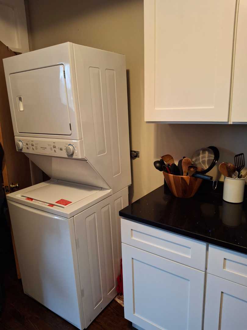 2746 W Fullerton Avenue Property Photo 17