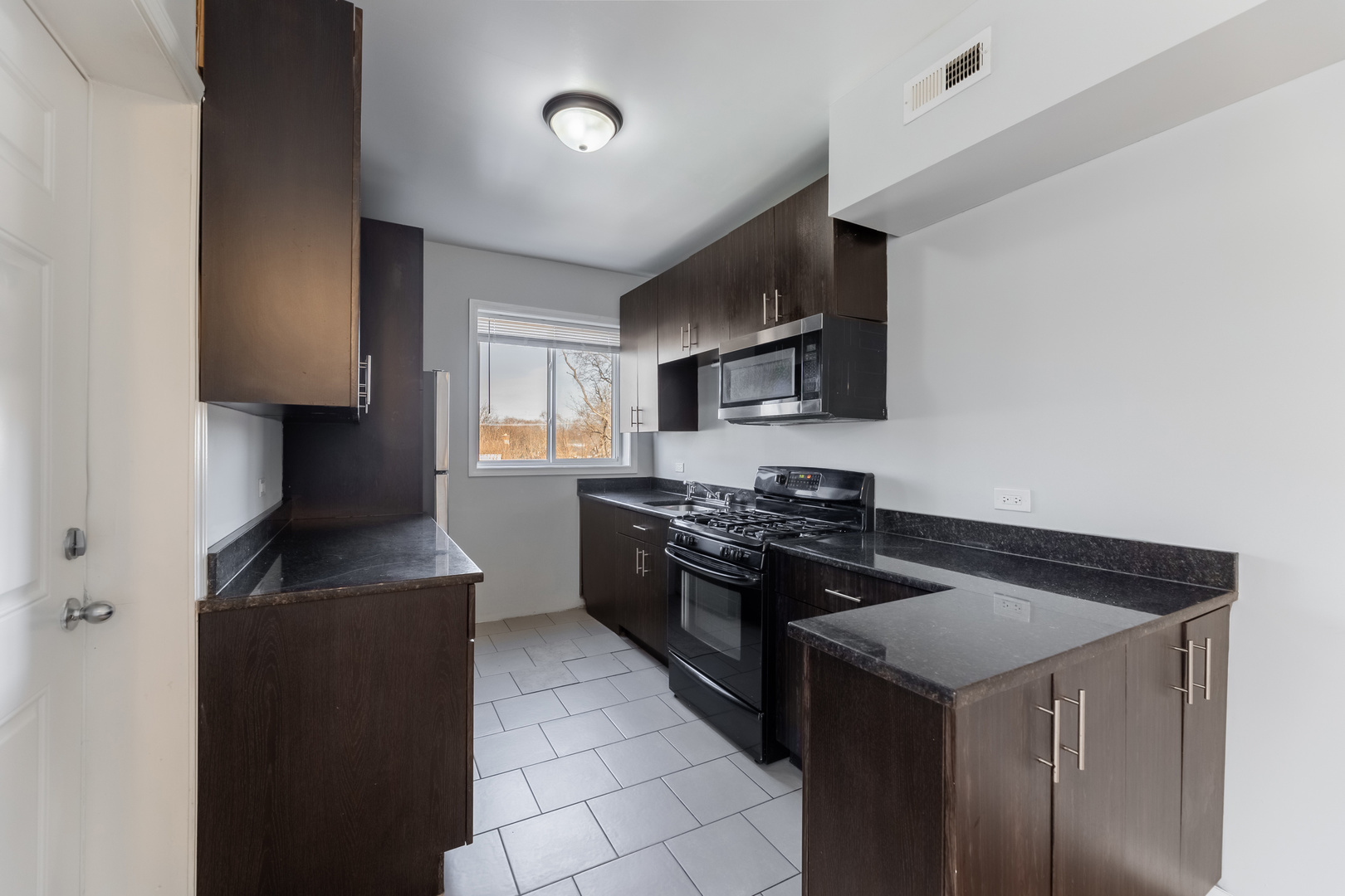 7626 S Drexel Street 2s Property Photo 5