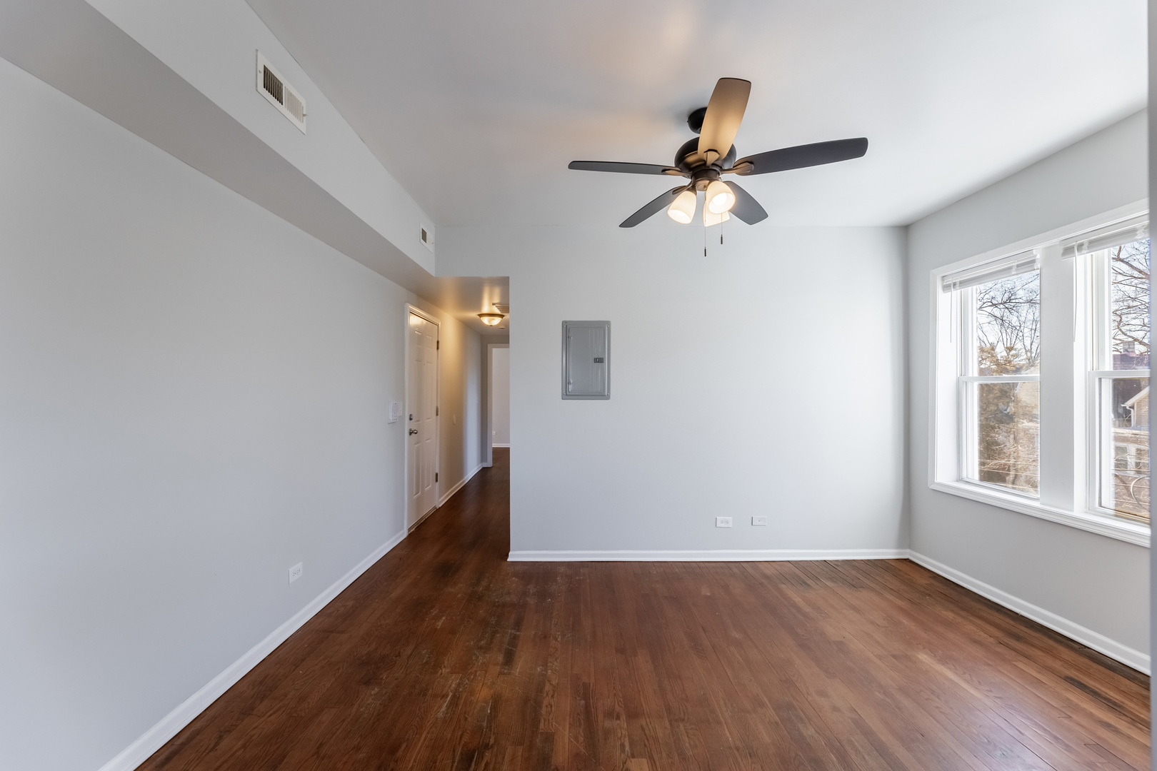7626 S Drexel Street 2s Property Photo 6