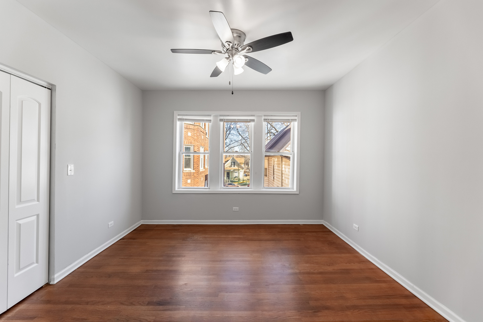 7626 S Drexel Street 2s Property Photo 8