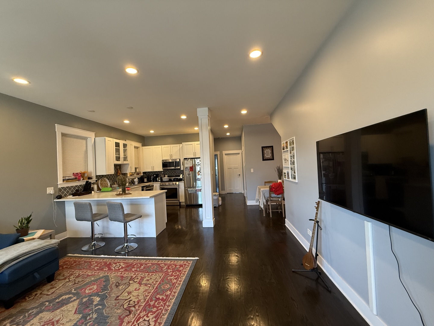 920 S Leavitt Street Property Photo 5