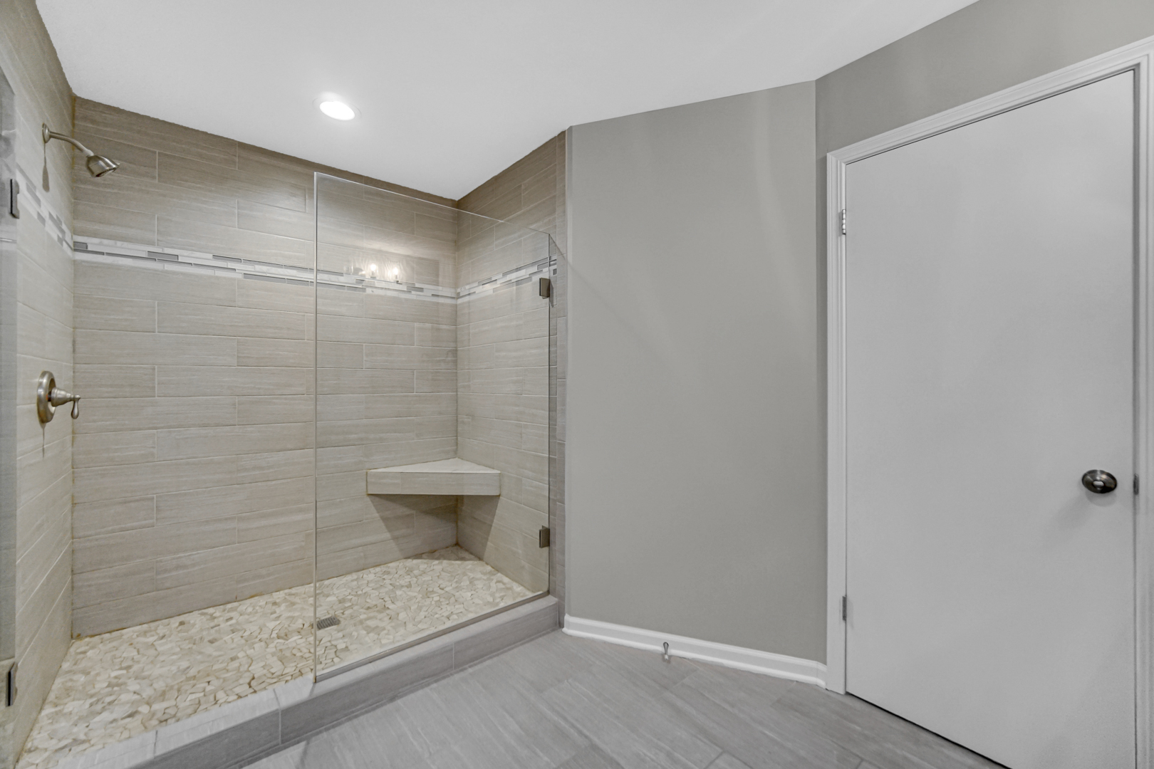 7225 Clarendon Hills Road Property Photo 19