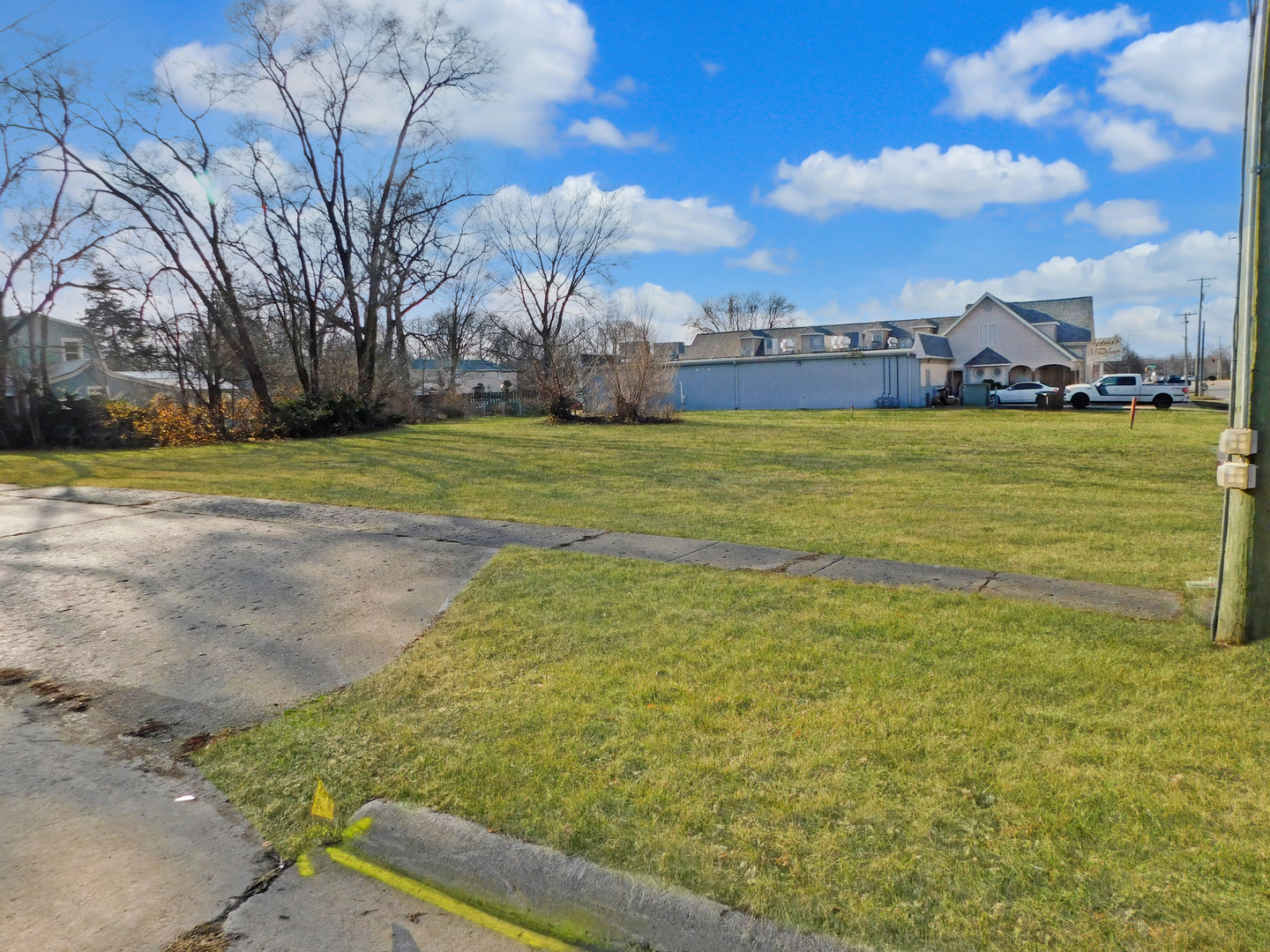 10458 Main Street Property Photo