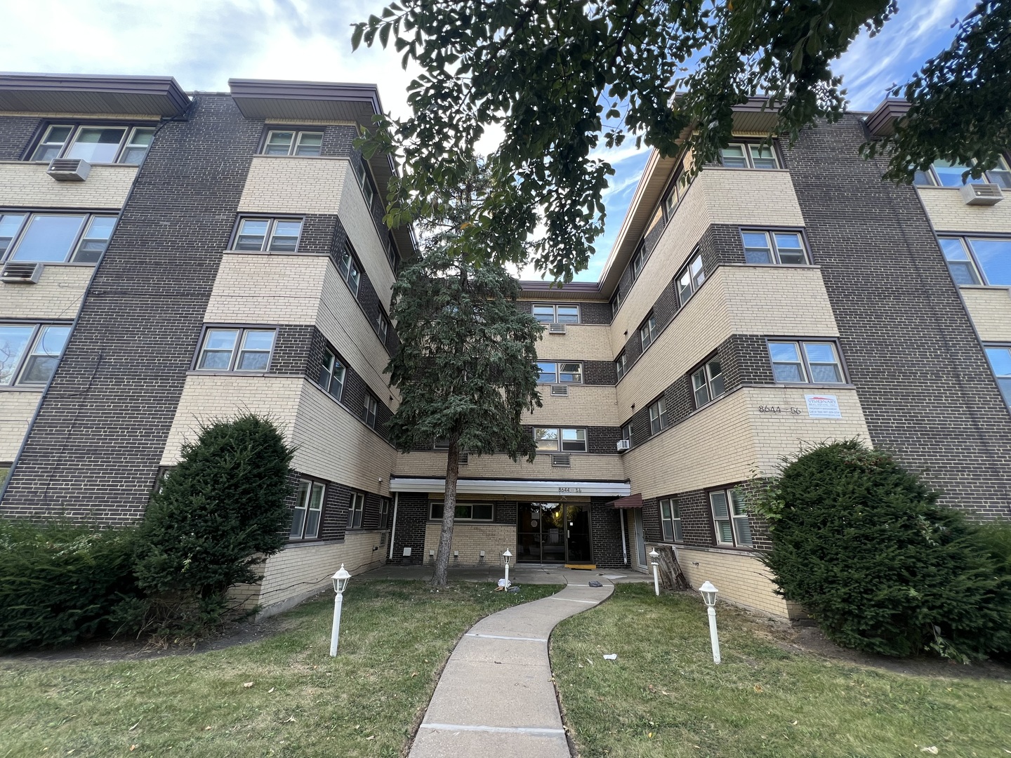 8644 Skokie Boulevard Property Photo 1