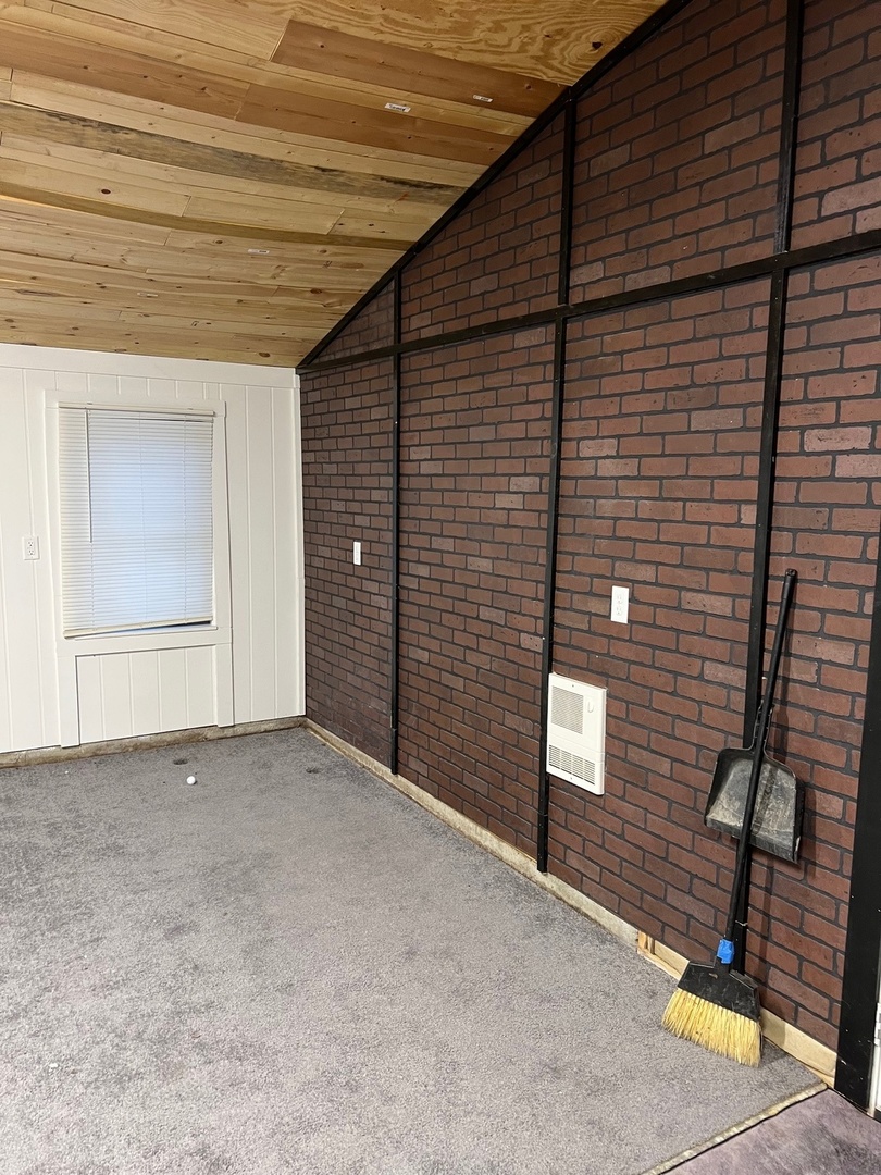 1020 W Monroe Street Property Photo 2