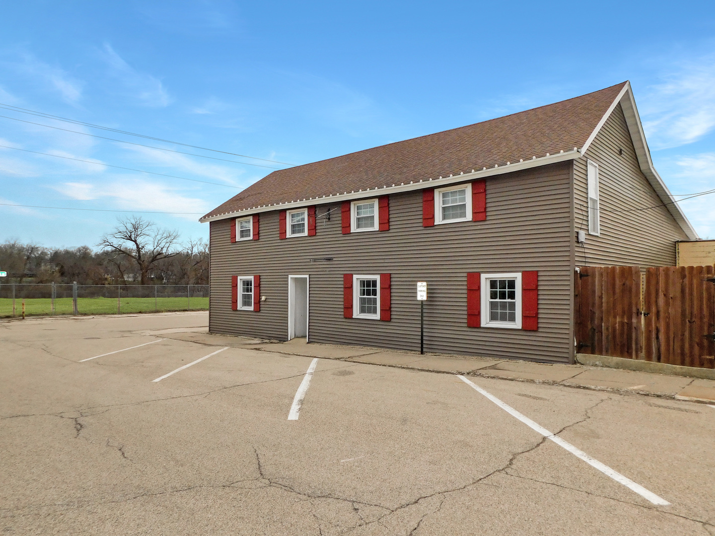 122 S Prairie Street Property Photo