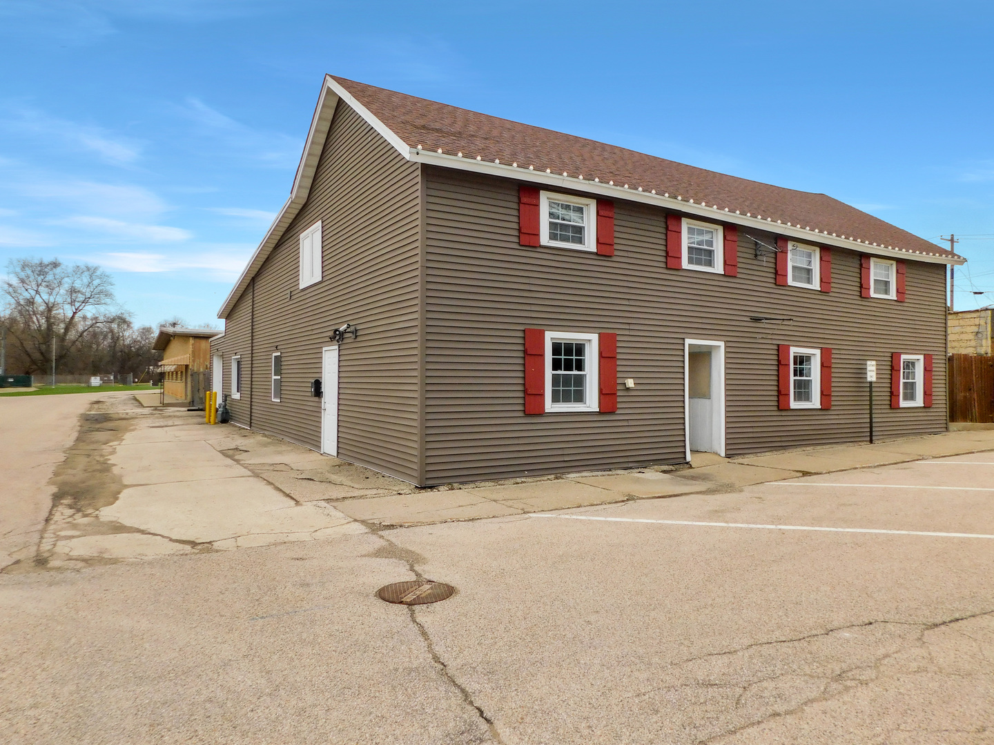 122 S Prairie Street Property Photo 3