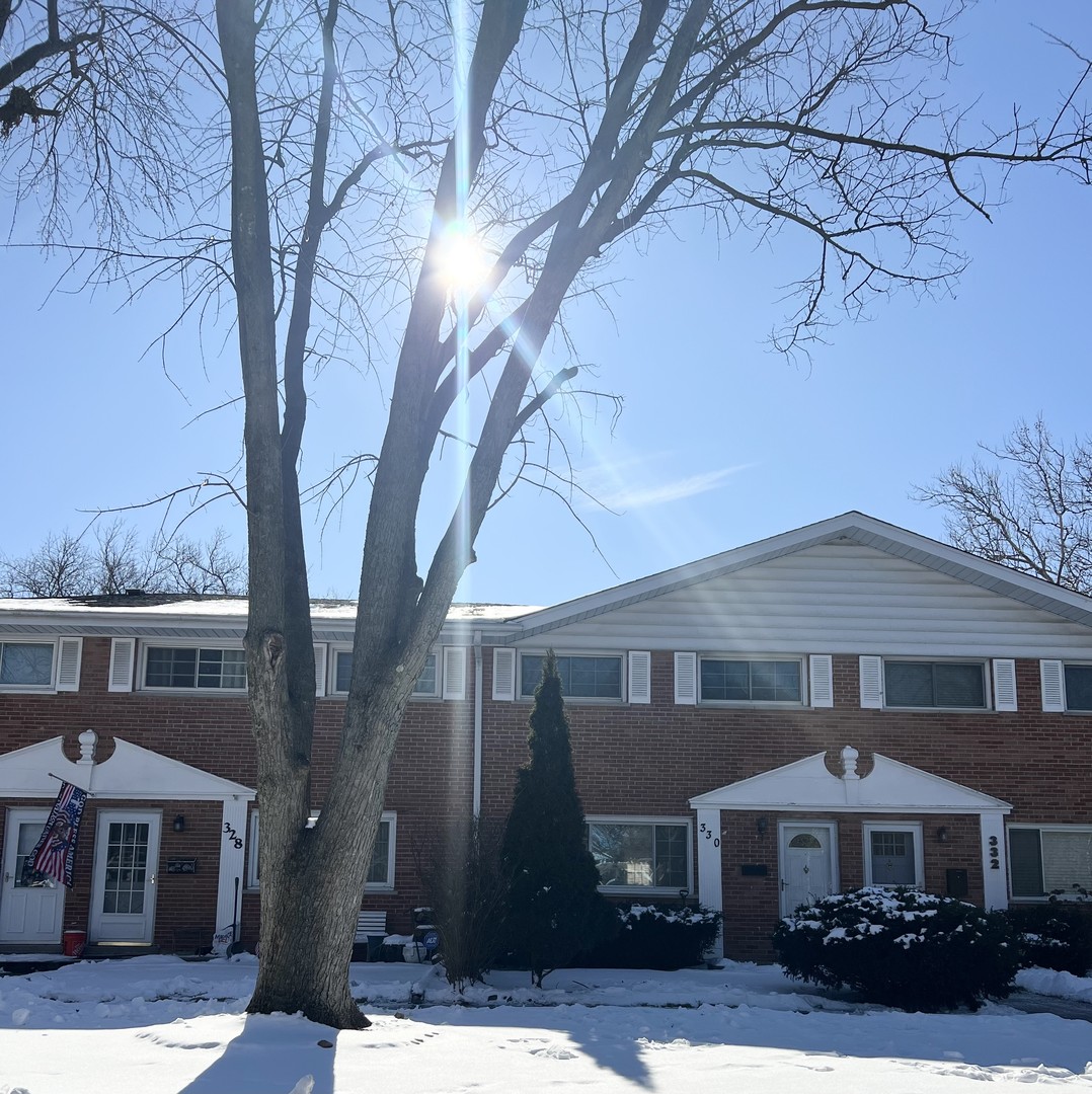330 Skokie Court Property Photo